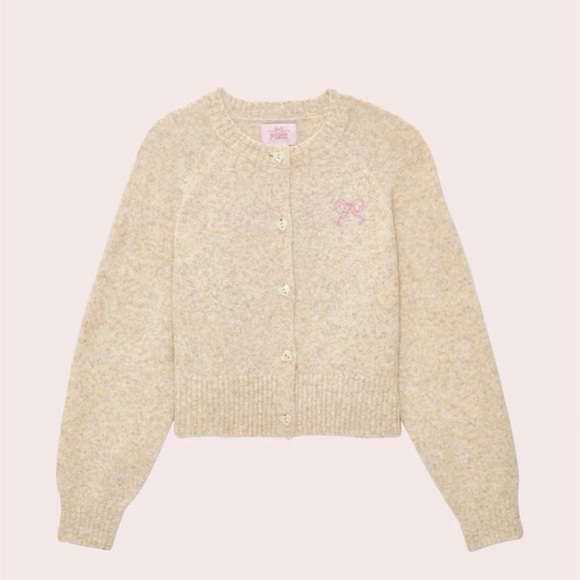 Elegant Cream Sweater with Pink Bow - Picture 3 of 3